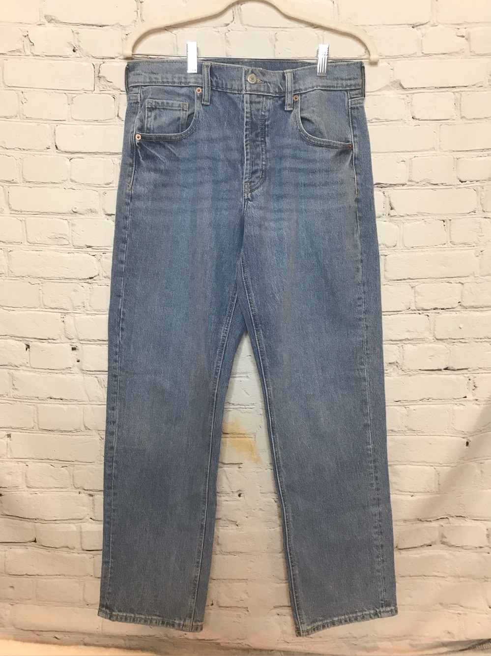 Old Navy Medium Wash Blue Mid-Rise The Slouchy Straight Leg Jean size 0 NWOT